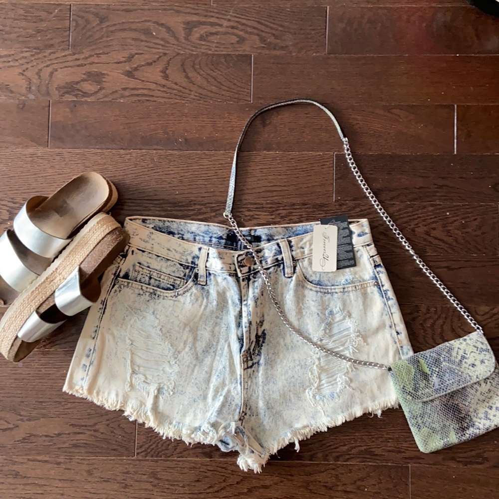 Bleach watched ripped denim shorts size 30